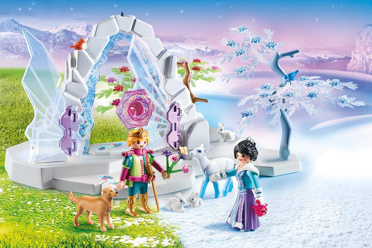 Amazon.com: Playmobil Crystal Gate to The Winter World : Toys & Games